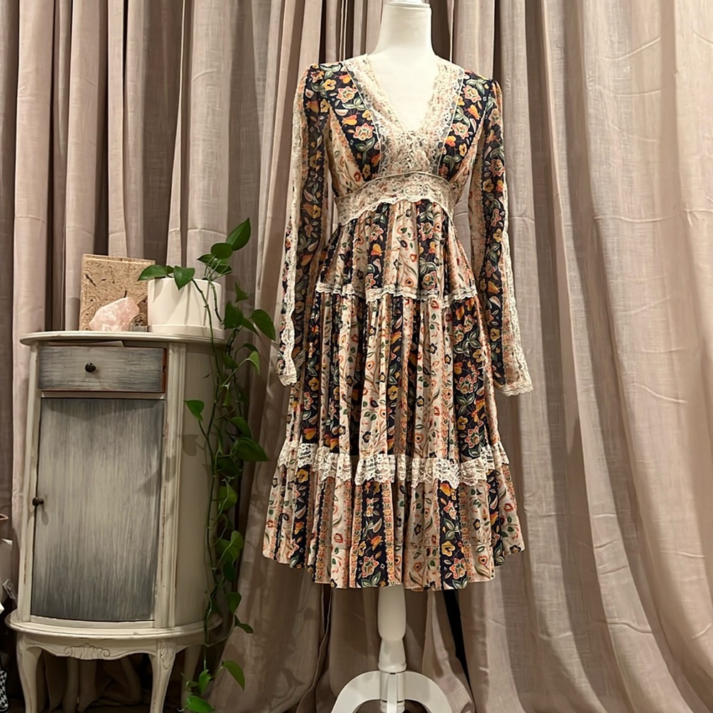 Gunne Sax Dress size 11 midi Vintage good condition